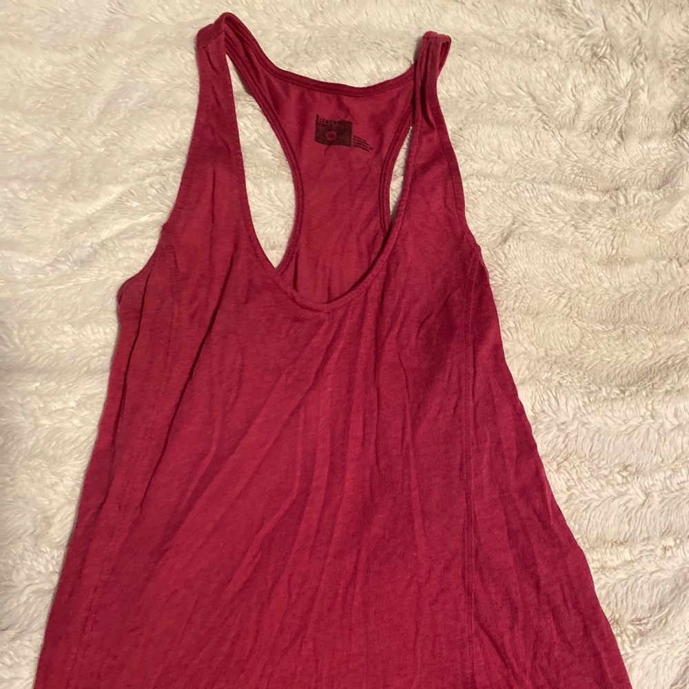 maroon tank top